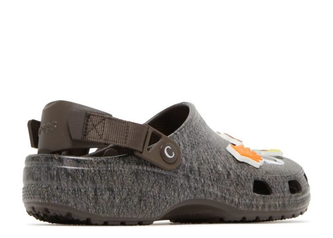 Anwar Carrots x Clog “Soil – Espresso”