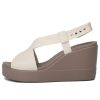 Crocs (WMNS) Brooklyn Lightweight Cement Gray Sandals “Gray” 206222-16T