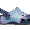 Crocs (WMNS) Classic Clog Liberty London Beach Deep Blue Sandals 206447-410